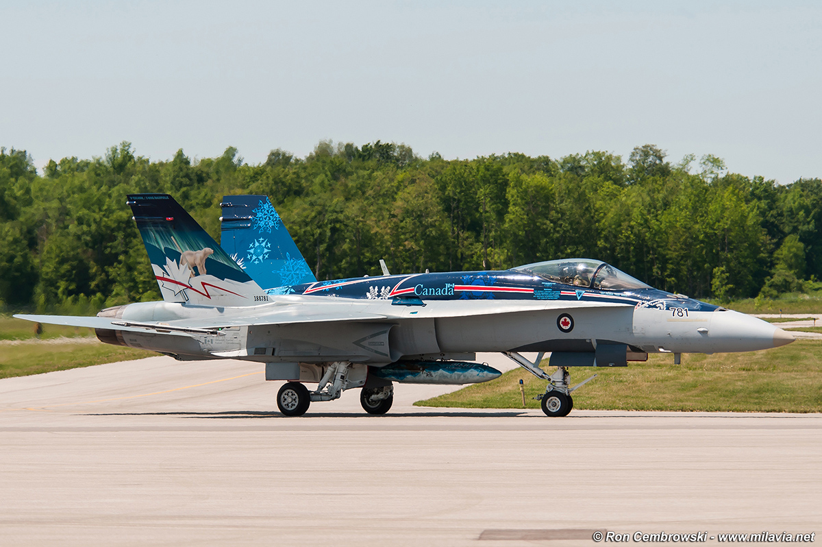 MILAVIA Air Shows - Borden Canadian Forces Day & Air Show 2012 - CFB ...