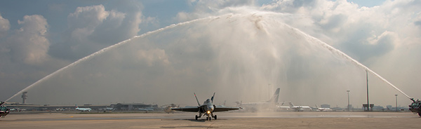 CYYZ welcomes RCAF CF-18 Hornet Demo