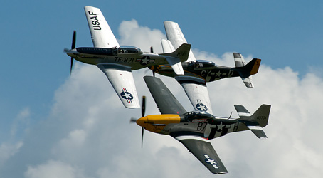 Rare top-view P-51 Mustang formation