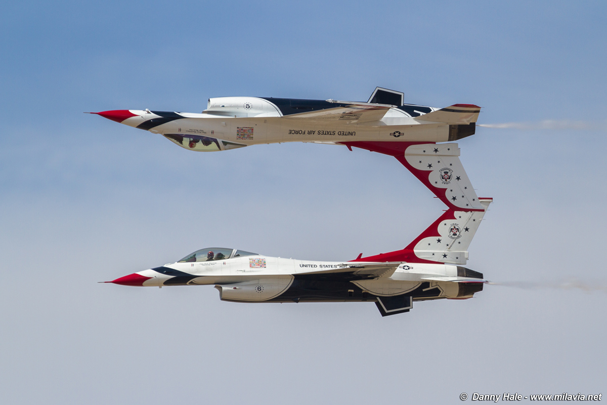 MILAVIA Air Shows - Los Angeles County Air Show 2015 - Fox Airport in ...