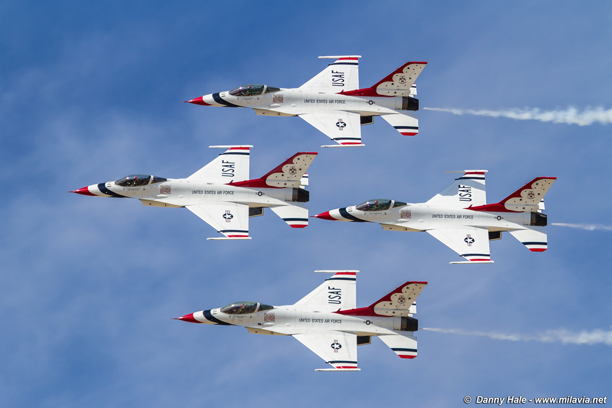 MILAVIA Air Shows - Los Angeles County Air Show 2015 - Fox Airport in ...