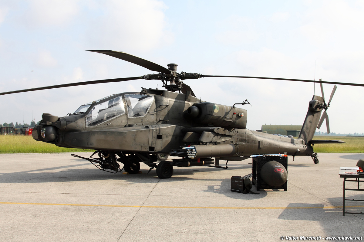 Exercise High Blaze 2014 - RNLAF AH-64 Apaches and CH-47 Chinooks at ...