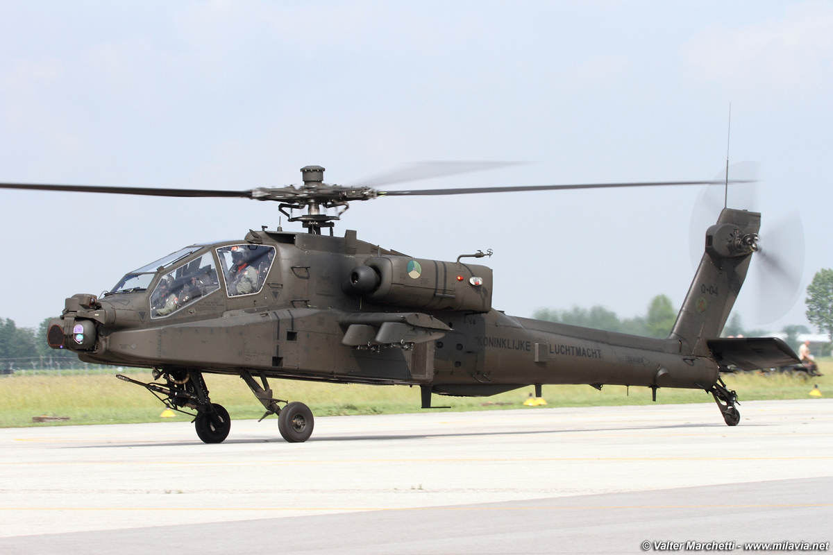 Exercise High Blaze 2014 - RNLAF AH-64 Apaches and CH-47 Chinooks at ...